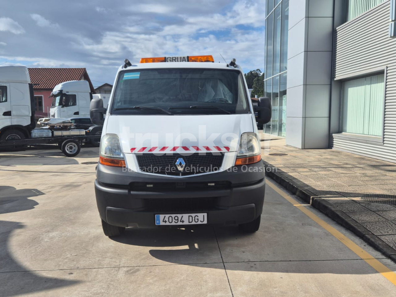 RENAULT MASTER - سيارة السحب للتصليح: صور 3 RENAULT MASTER - سيارة السحب للتصليح: صور 3