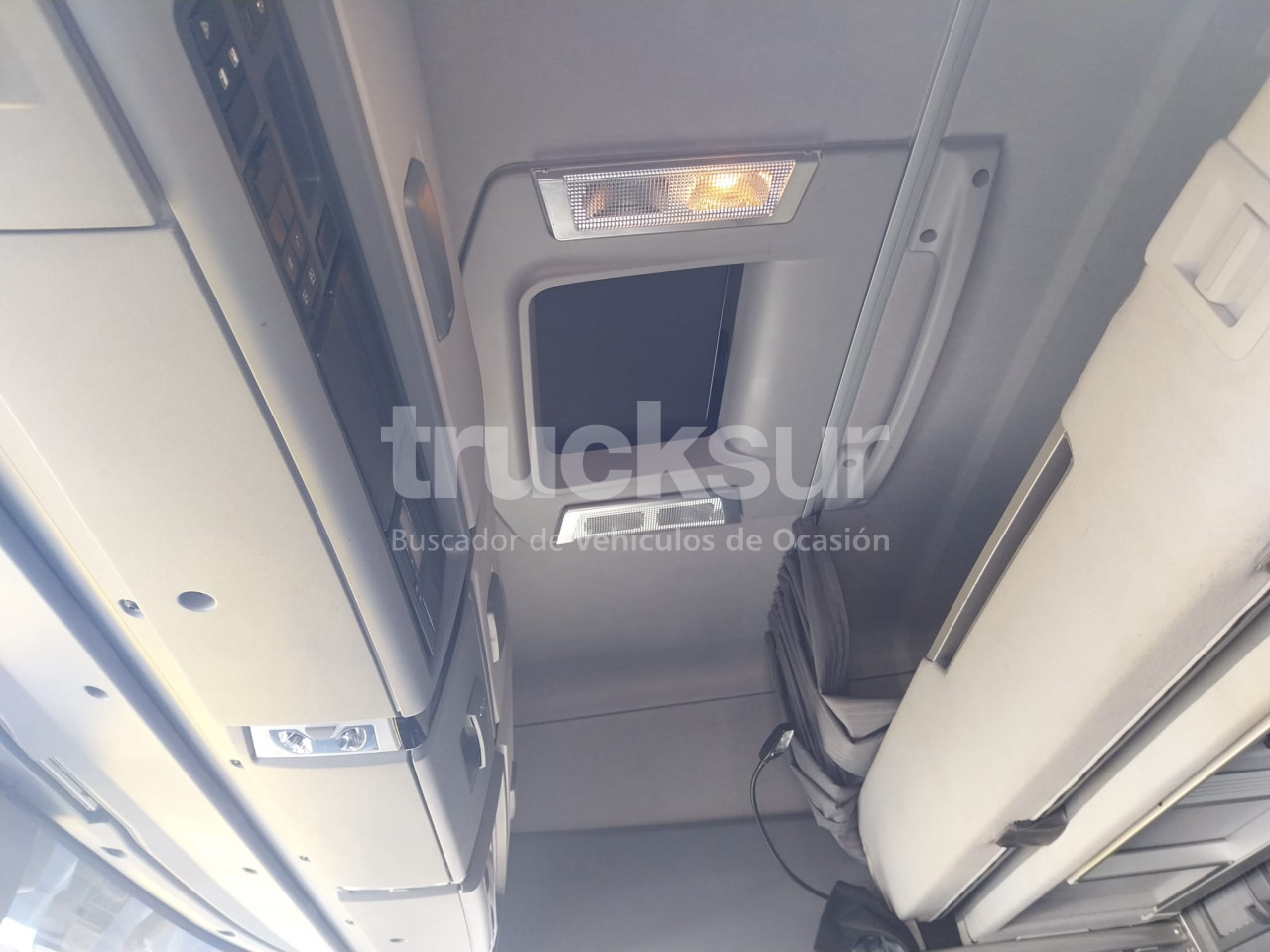 شاحنة جرار RENAULT T520 SLEEPER CAB: صور 25 شاحنة جرار RENAULT T520 SLEEPER CAB: صور 25