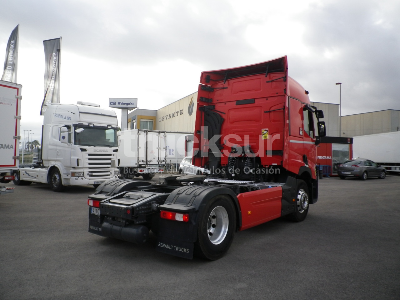 RENAULT T520 SLEEPER CAB - شاحنة جرار: صور 5 RENAULT T520 SLEEPER CAB - شاحنة جرار: صور 5