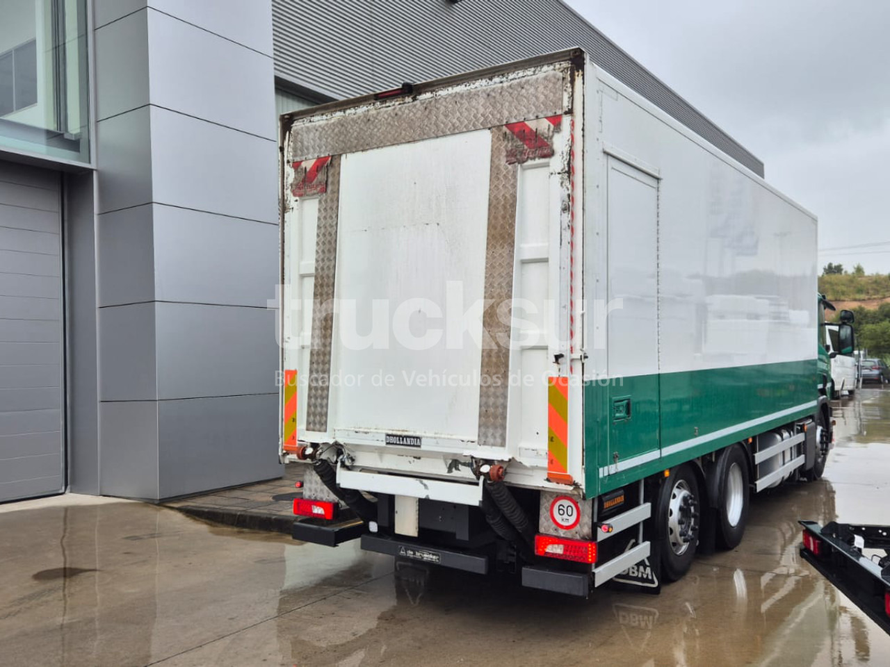 SCANIA P320.26 ejes 6x2*4 - بصندوق مغلق شاحنة: صور 3 SCANIA P320.26 ejes 6x2*4 - بصندوق مغلق شاحنة: صور 3