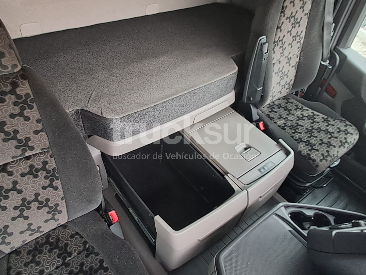 شاحنة جرار SCANIA R460 SUPER: صور 7