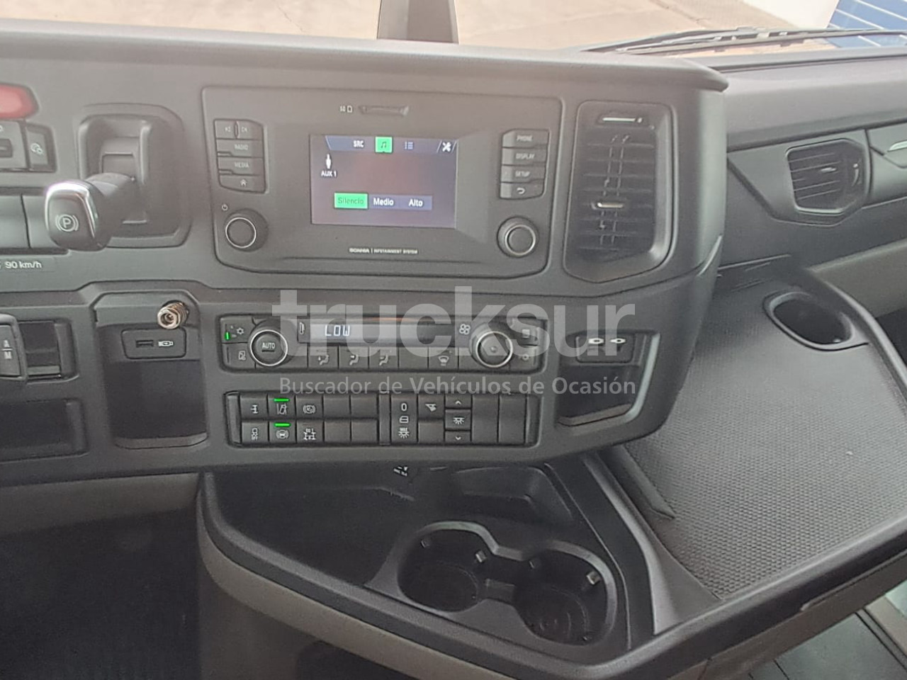 شاحنة جرار SCANIA R460 SUPER: صور 13