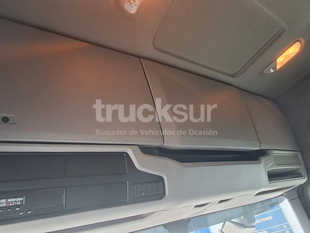 شاحنة جرار SCANIA R460 SUPER: صور 17