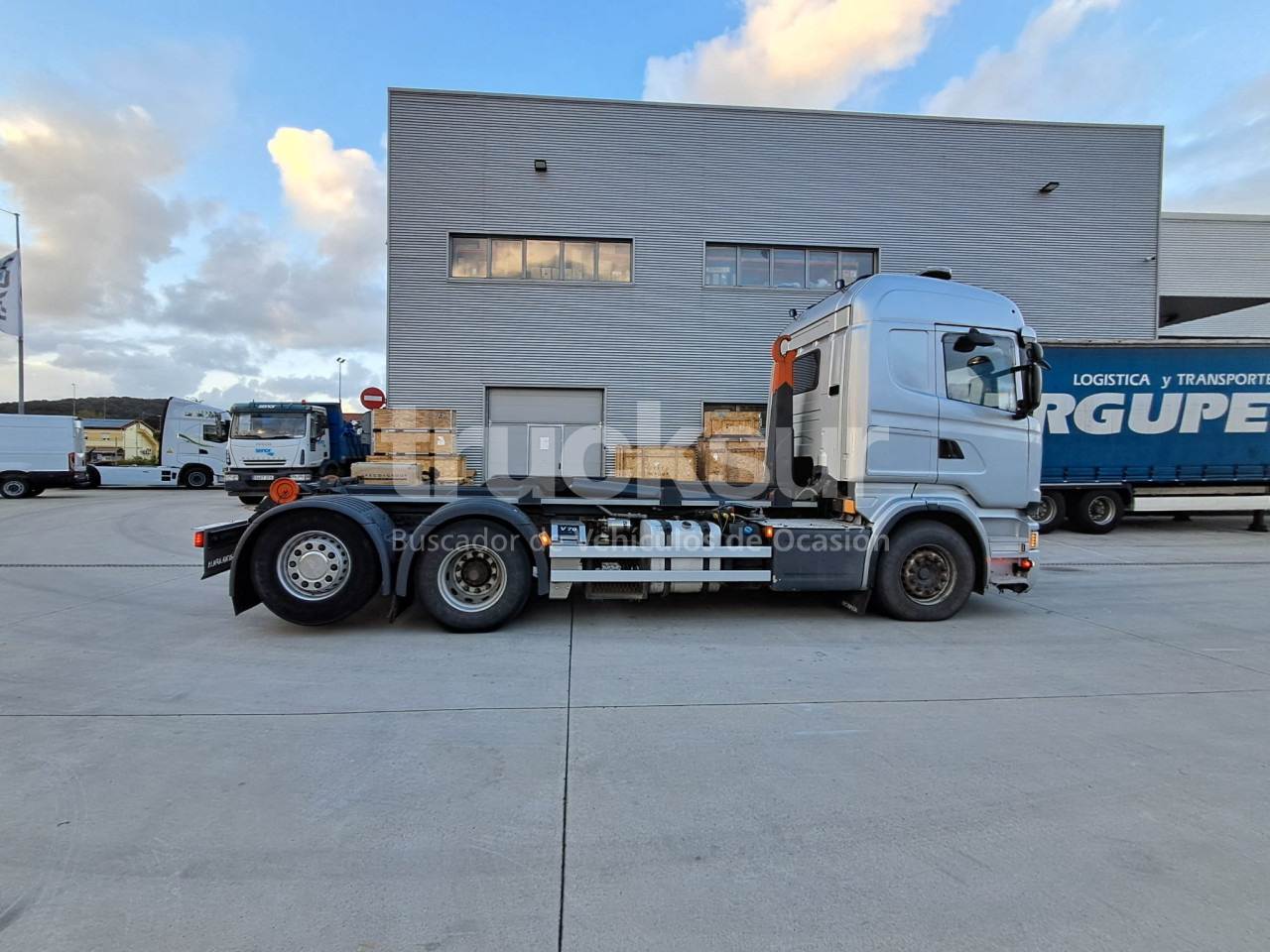 SCANIA R580.26 ejes 6x2*4 - شاحنة ذات الخطاف: صور 4 SCANIA R580.26 ejes 6x2*4 - شاحنة ذات الخطاف: صور 4