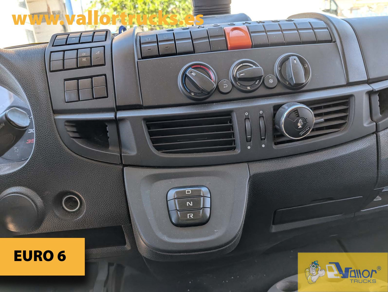 IVECO Eurocargo 90E220 - بصندوق مغلق شاحنة: صور 5 IVECO Eurocargo 90E220 - بصندوق مغلق شاحنة: صور 5