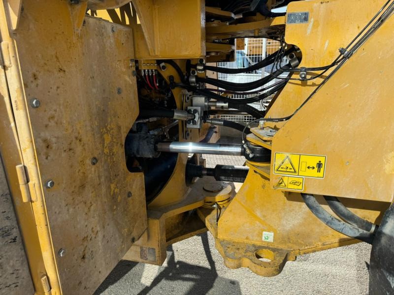 Caterpillar 966M - اللودر بعجل: صور 5 Caterpillar 966M - اللودر بعجل: صور 5