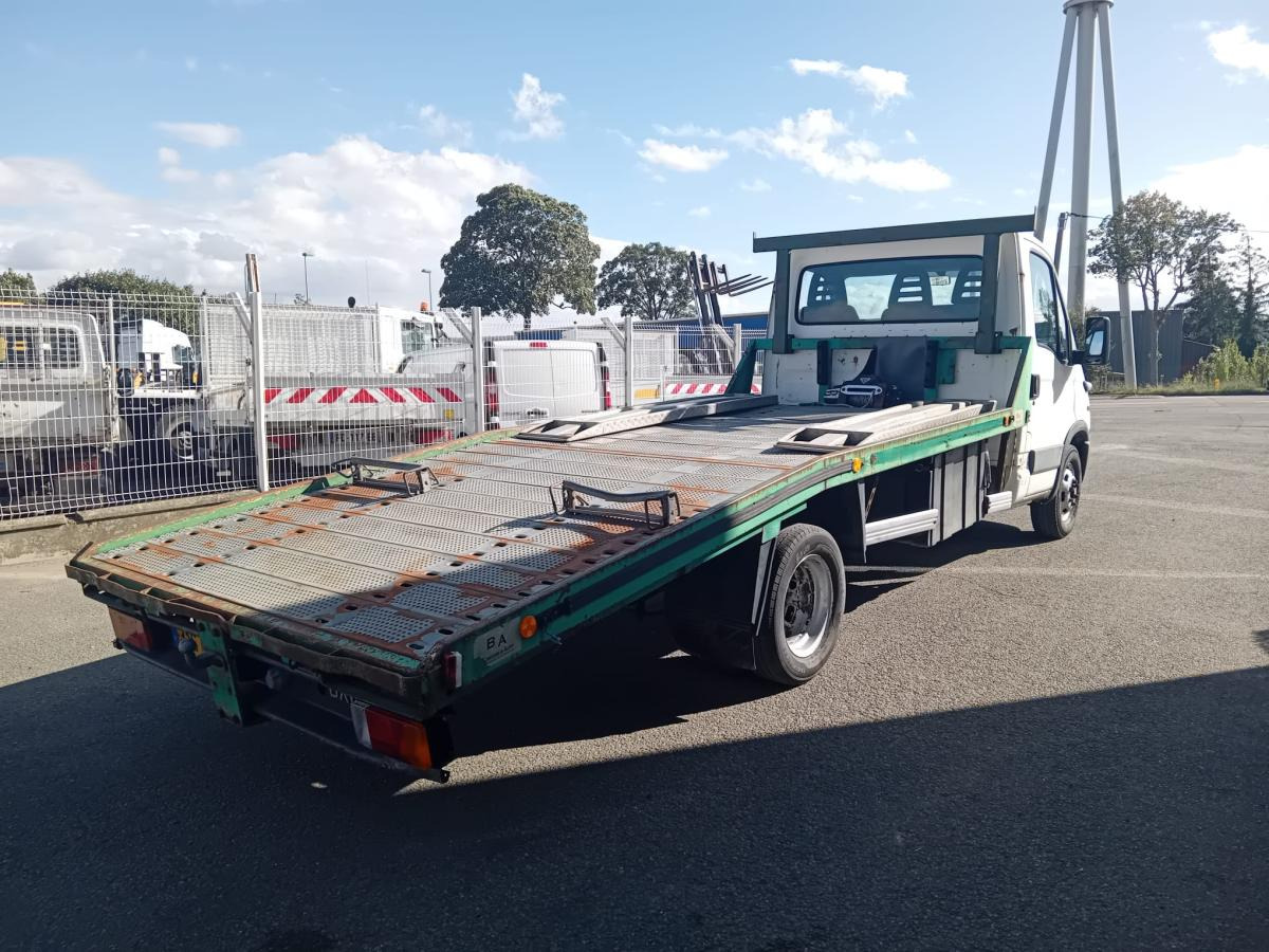 Iveco 35C14HPI - سيارة السحب للتصليح: صور 2 Iveco 35C14HPI - سيارة السحب للتصليح: صور 2