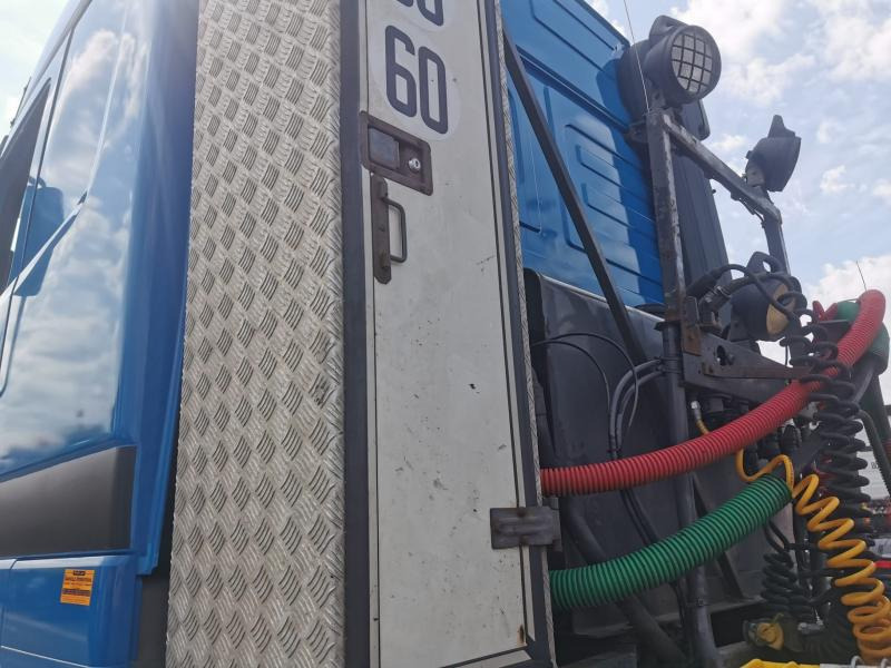Mercedes Actros 3348 - شاحنة جرار: صور 5 Mercedes Actros 3348 - شاحنة جرار: صور 5