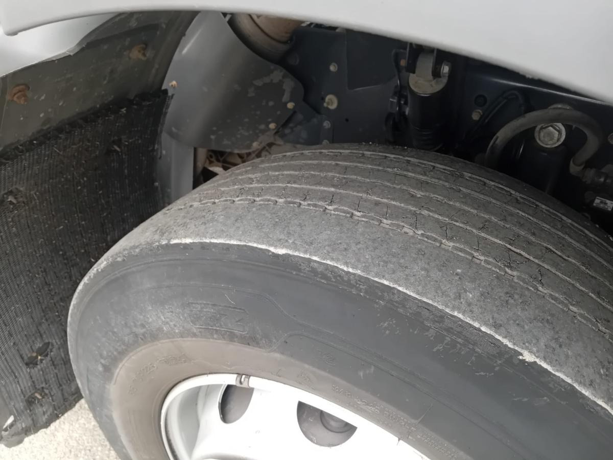 Renault Gamme D 280.19 - بصندوق مغلق شاحنة: صور 4 Renault Gamme D 280.19 - بصندوق مغلق شاحنة: صور 4