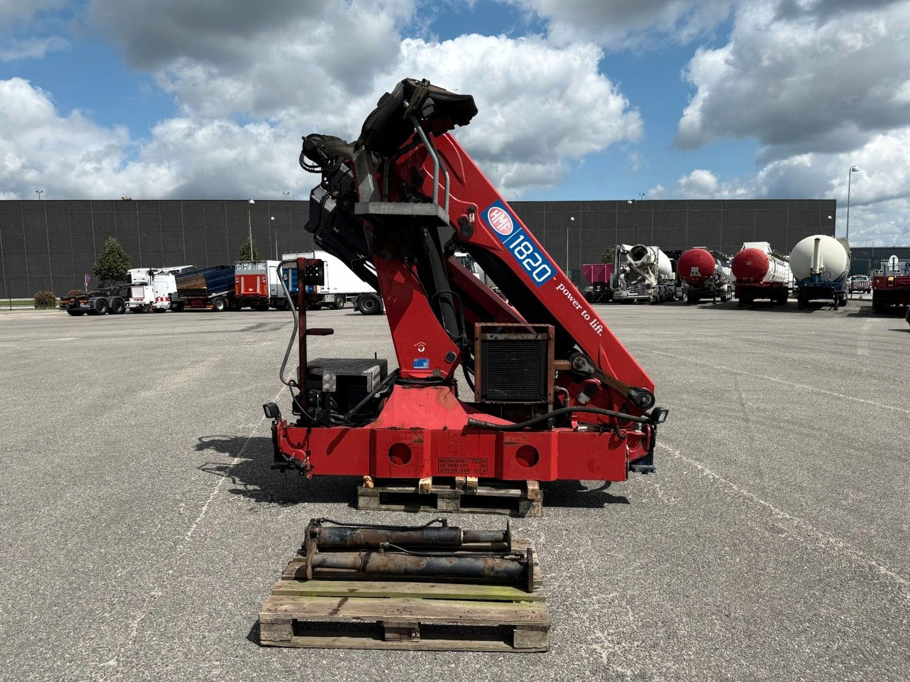 HMF 1820 K4 Remote control / Kran / Crane - شاحنة كرين: صور 1 HMF 1820 K4 Remote control / Kran / Crane - شاحنة كرين: صور 1