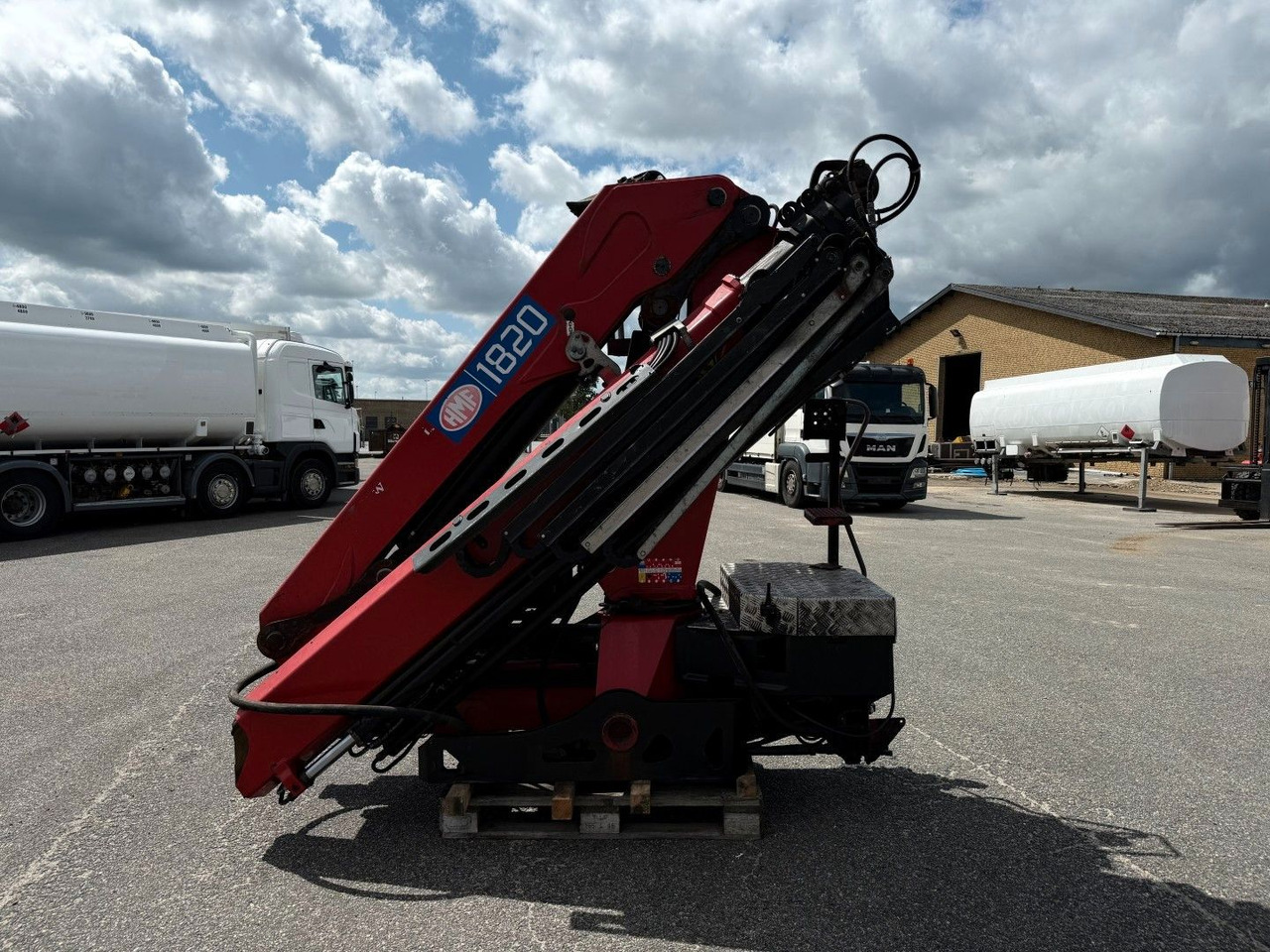 HMF 1820 K4 Remote control / Kran / Crane - شاحنة كرين: صور 4 HMF 1820 K4 Remote control / Kran / Crane - شاحنة كرين: صور 4