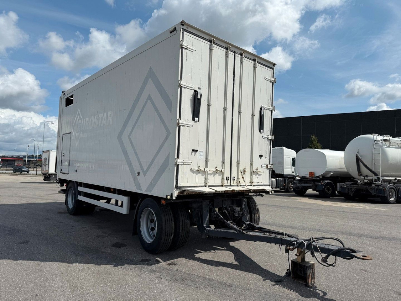 Kel-Berg 20 t. Alubox - Maschineramp Kel-Berg 2 axle 20 t. Alubox - Maschineramp - بصندوق مغلق مقطورة: صور 2 Kel-Berg 20 t. Alubox - Maschineramp Kel-Berg 2 axle 20 t. Alubox - Maschineramp - بصندوق مغلق مقطورة: صور 2