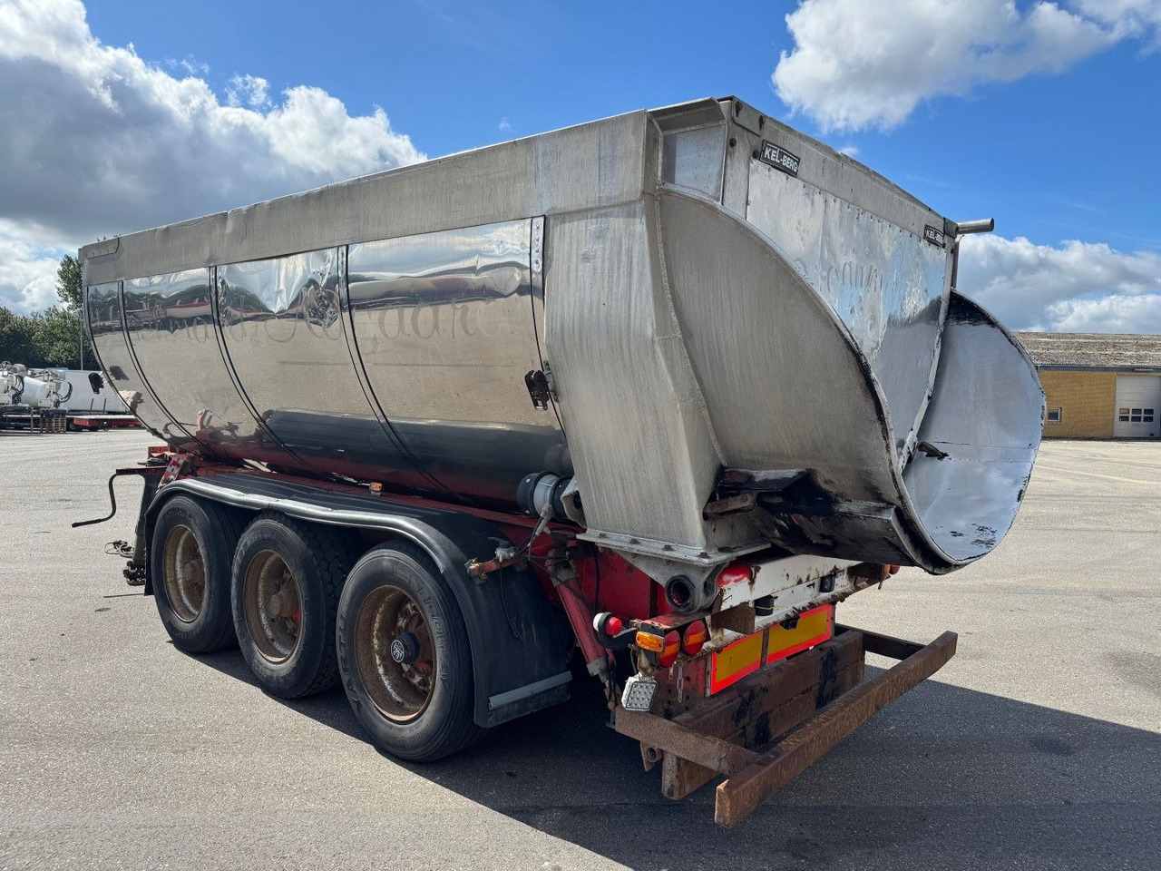 Kel-Berg 3 axle Asphalt tipper / Asphalt Kipper - قلابة مقطورة: صور 5 Kel-Berg 3 axle Asphalt tipper / Asphalt Kipper - قلابة مقطورة: صور 5