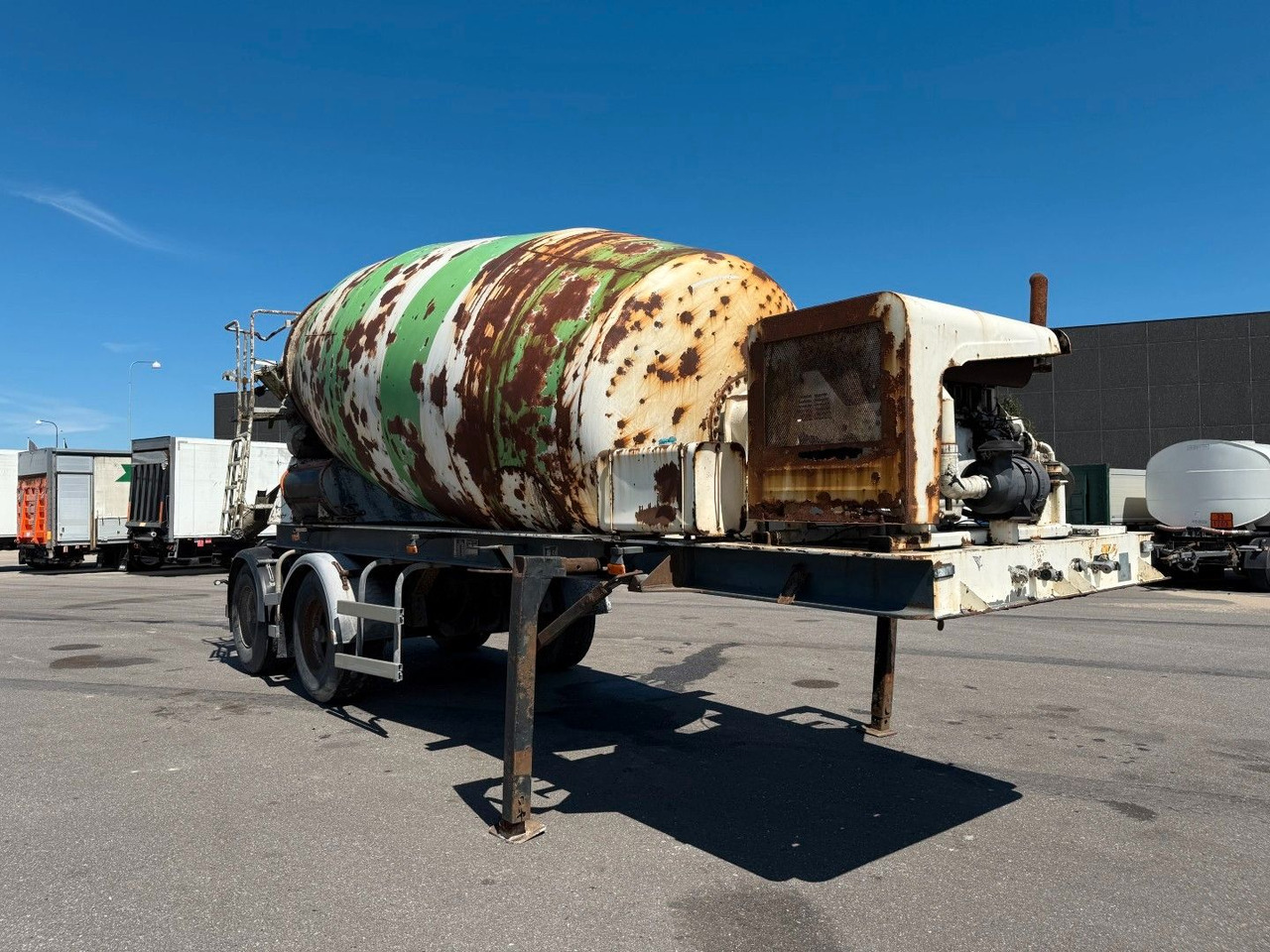 Lecinena 12 m3 Baruval 2 achse Beton/Concrete mixer Lecinena 12 m3 Baruval 2 achse Beton/Concrete mixer - نصف مقطورة: صور 2 Lecinena 12 m3 Baruval 2 achse Beton/Concrete mixer Lecinena 12 m3 Baruval 2 achse Beton/Concrete mixer - نصف مقطورة: صور 2