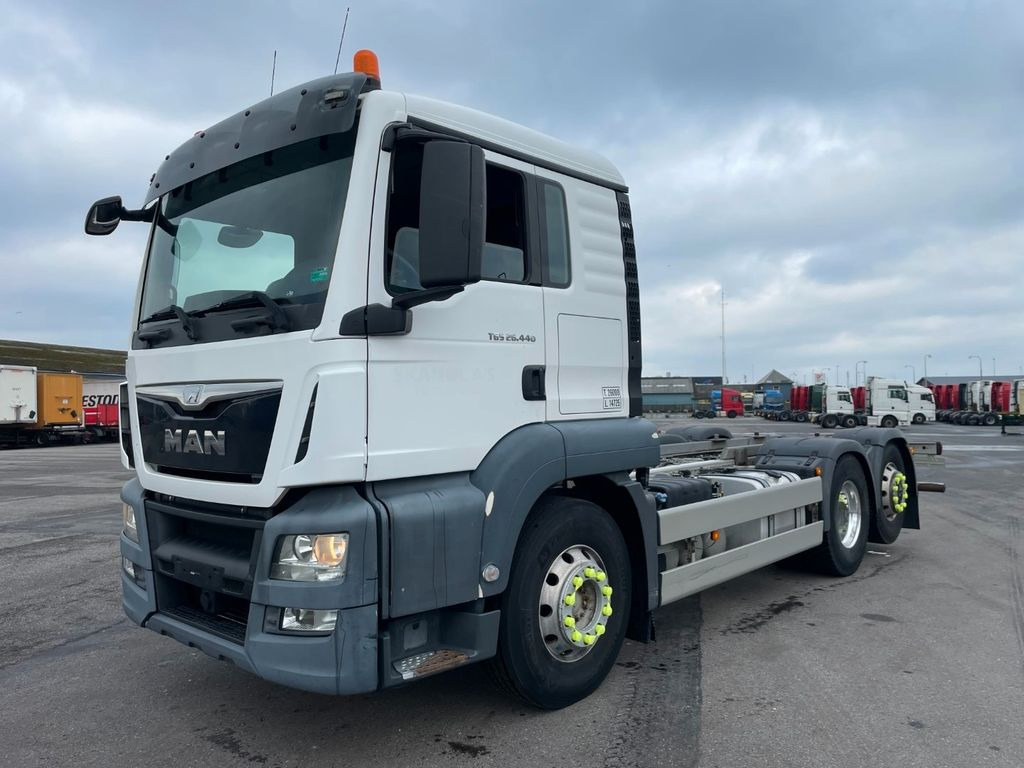 MAN TGS 26.440 6x2*4 ADR Fahrgestell Euro 6 MAN TGS 26.440 6x2*4 ADR Fahrgestell Euro 6 - الشاسيه شاحنة: صور 1 MAN TGS 26.440 6x2*4 ADR Fahrgestell Euro 6 MAN TGS 26.440 6x2*4 ADR Fahrgestell Euro 6 - الشاسيه شاحنة: صور 1