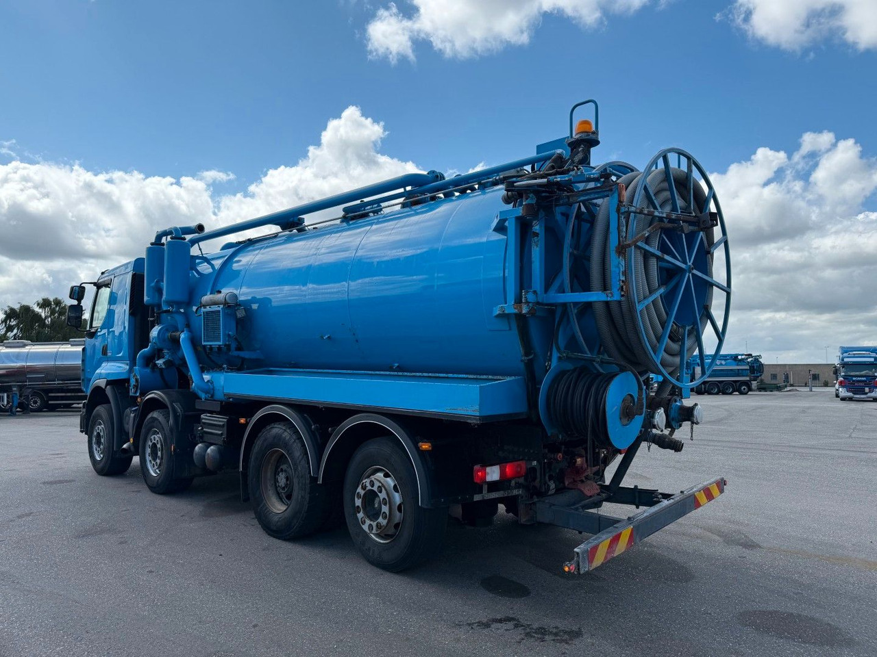 Renault Premium Lander 430.32 8x2*6 Simon Moos 18.100 L - فراغ شاحنة: صور 4 Renault Premium Lander 430.32 8x2*6 Simon Moos 18.100 L - فراغ شاحنة: صور 4