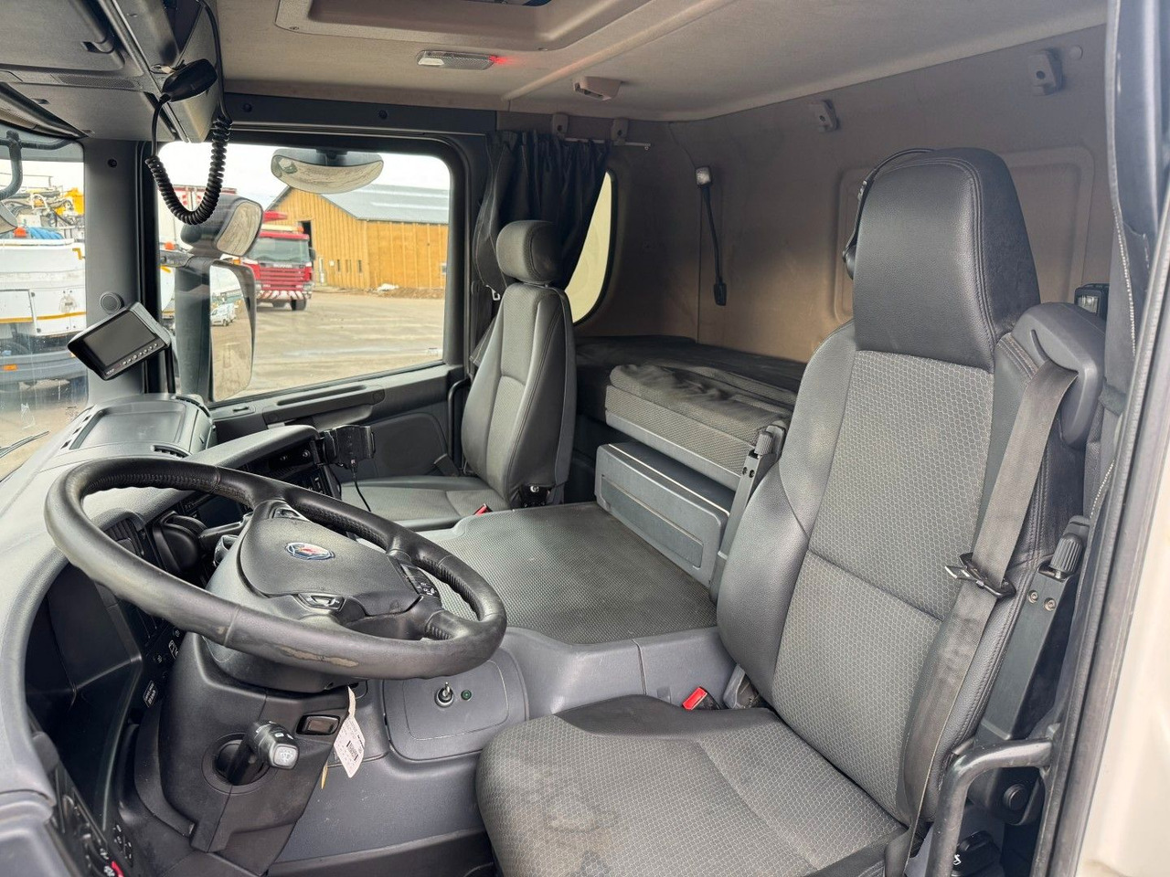 Scania P370 6x4 Liebherr THP140H 24 M4 XH Betonpumpe - مضخة خرسانة: صور 5 Scania P370 6x4 Liebherr THP140H 24 M4 XH Betonpumpe - مضخة خرسانة: صور 5