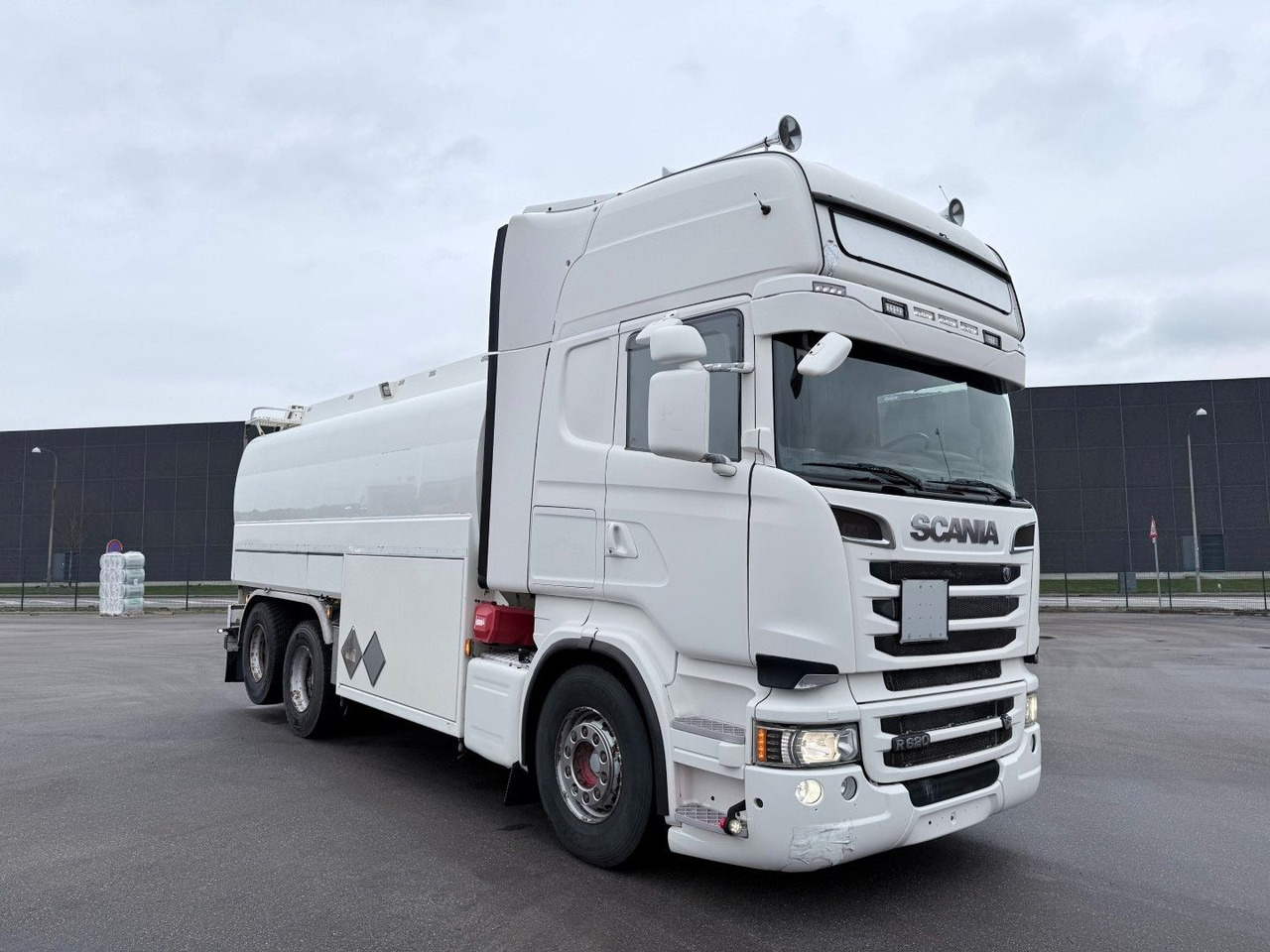 Scania R620 6x2 Topline HMK Bilcon 19.000 L ADR Tank - شاحنة صهريج: صور 2 Scania R620 6x2 Topline HMK Bilcon 19.000 L ADR Tank - شاحنة صهريج: صور 2