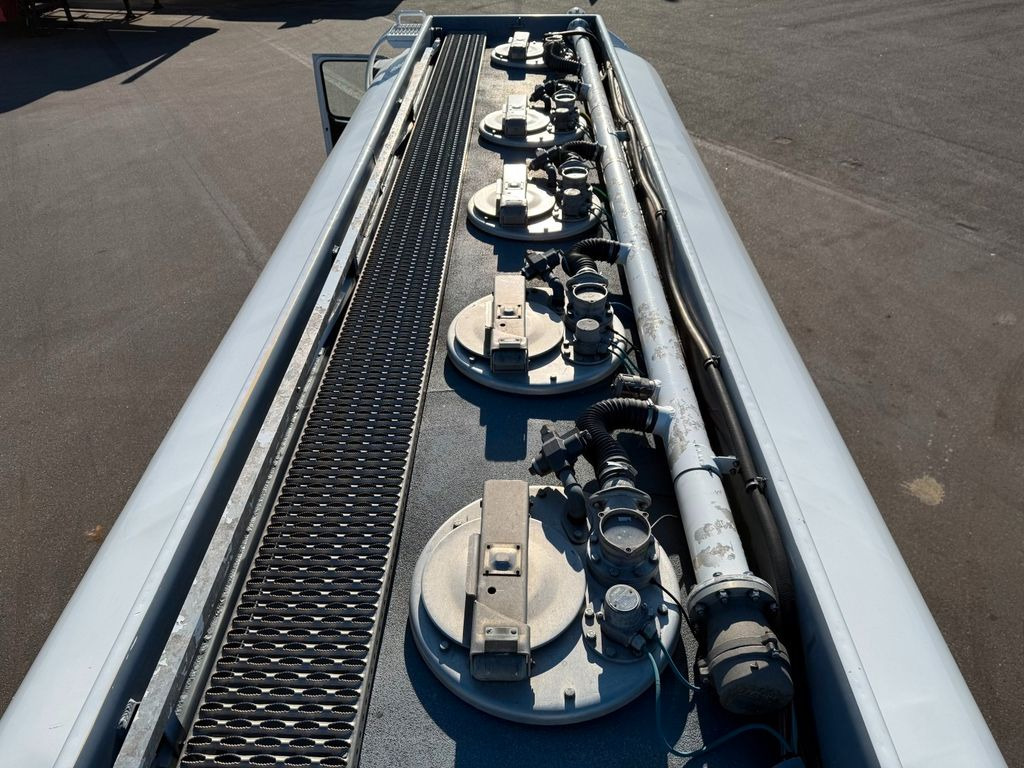 Volvo FM460 8x2*6 24.000 l. ADR Tank Volvo FM460 8x2*6 24.000 l. ADR Tanktruck - شاحنة صهريج: صور 5 Volvo FM460 8x2*6 24.000 l. ADR Tank Volvo FM460 8x2*6 24.000 l. ADR Tanktruck - شاحنة صهريج: صور 5