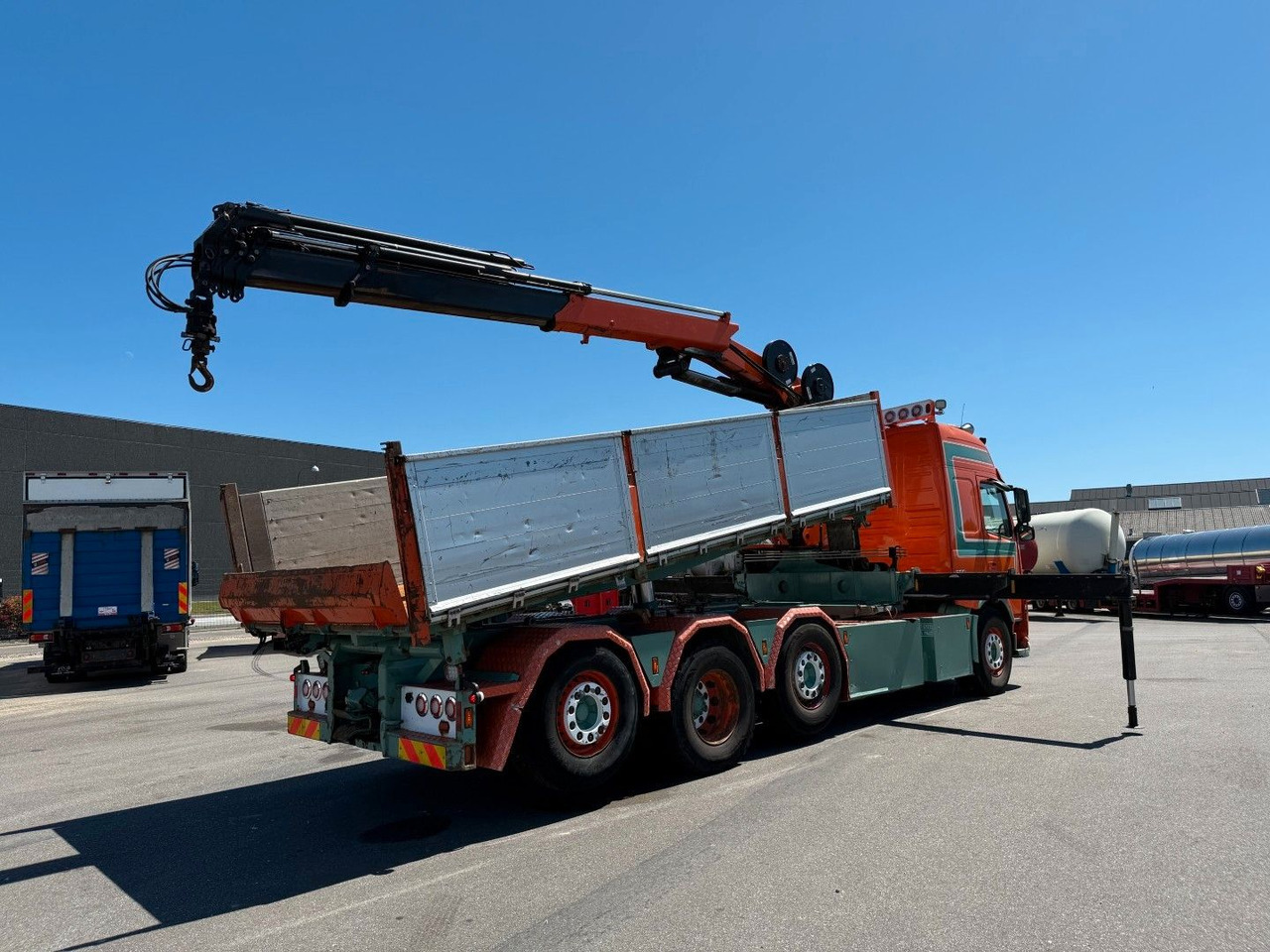 Volvo FM500 8x2*6 Crane HMF 2620 K5 Pendel Tipper - شاحنة كرين: صور 3 Volvo FM500 8x2*6 Crane HMF 2620 K5 Pendel Tipper - شاحنة كرين: صور 3