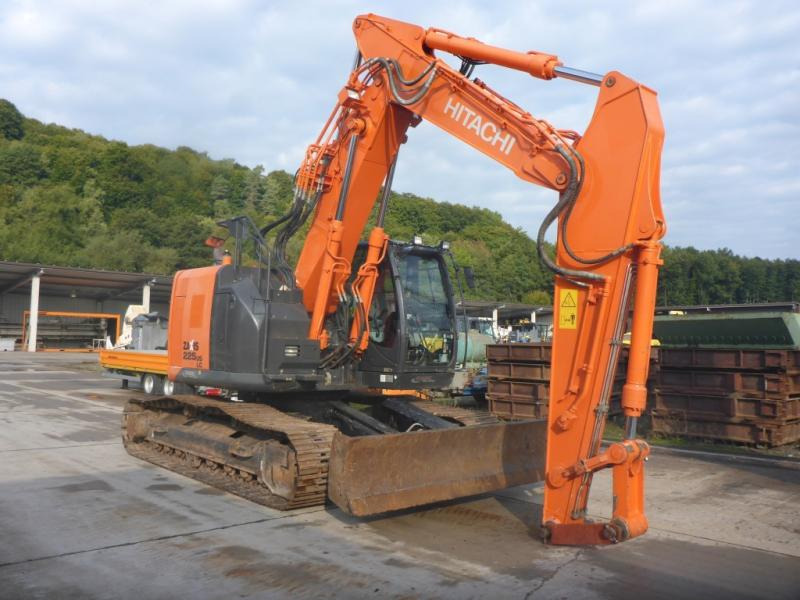 Hitachi ZX225USLC-5B - حفارات زحافة: صور 3 Hitachi ZX225USLC-5B - حفارات زحافة: صور 3