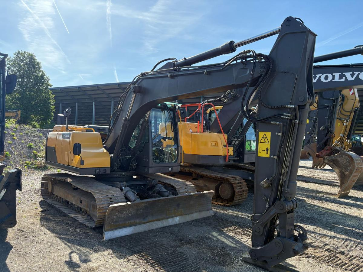 Volvo EC140 D - حفارات زحافة: صور 3 Volvo EC140 D - حفارات زحافة: صور 3