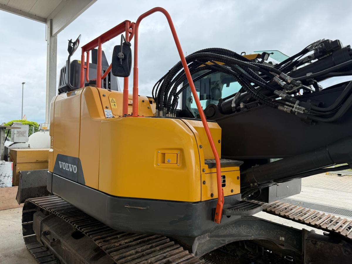 Volvo ECR235EL - حفارات زحافة: صور 4 Volvo ECR235EL - حفارات زحافة: صور 4