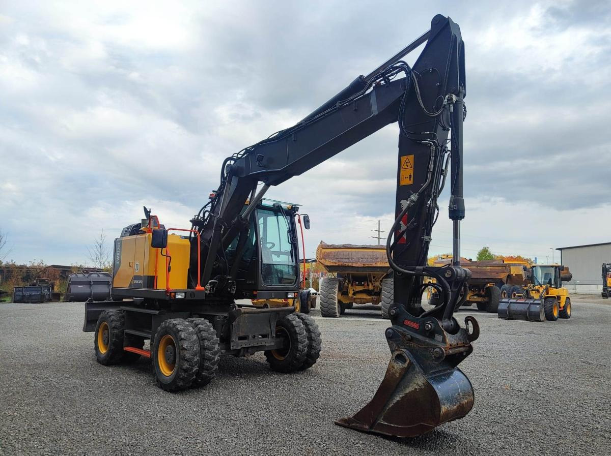 Volvo EWR170E - حفارة على عجلات: صور 3 Volvo EWR170E - حفارة على عجلات: صور 3