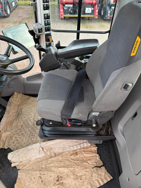 Volvo L120H Long Boom - اللودر بعجل: صور 5 Volvo L120H Long Boom - اللودر بعجل: صور 5