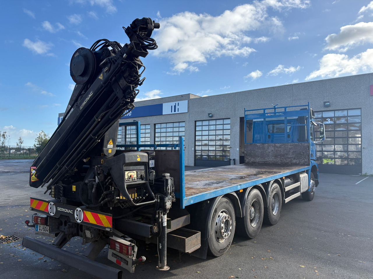 Mercedes Arocs 3240 - شاحنات مسطحة: صور 3 Mercedes Arocs 3240 - شاحنات مسطحة: صور 3