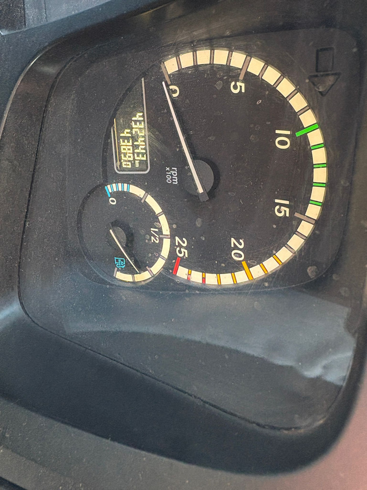 Mercedes Arocs 3240 - شاحنات مسطحة: صور 5 Mercedes Arocs 3240 - شاحنات مسطحة: صور 5