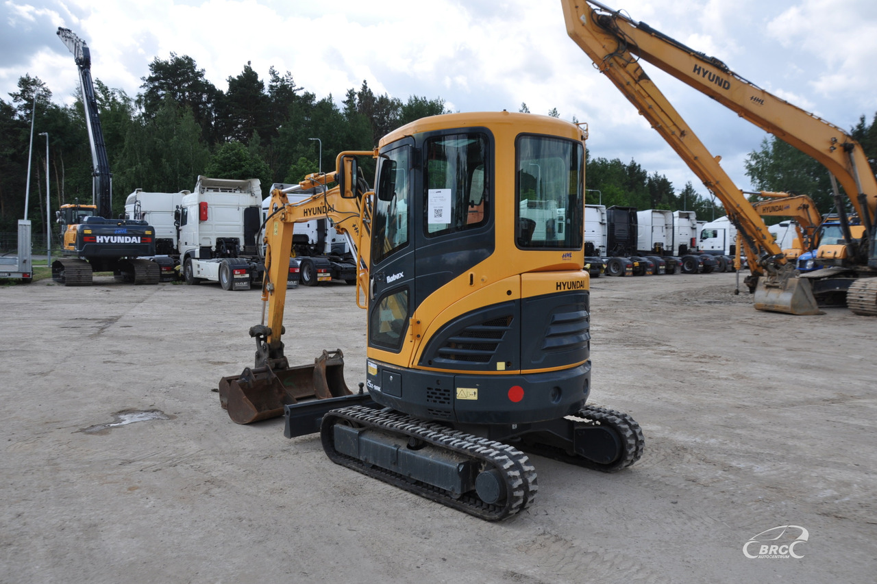 Hyundai R25Z-9AK - حفارة مصغرة: صور 4 Hyundai R25Z-9AK - حفارة مصغرة: صور 4