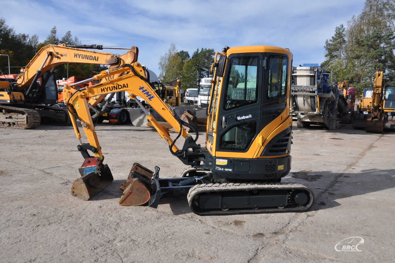 Hyundai R25Z-9AK - حفارة مصغرة: صور 3 Hyundai R25Z-9AK - حفارة مصغرة: صور 3