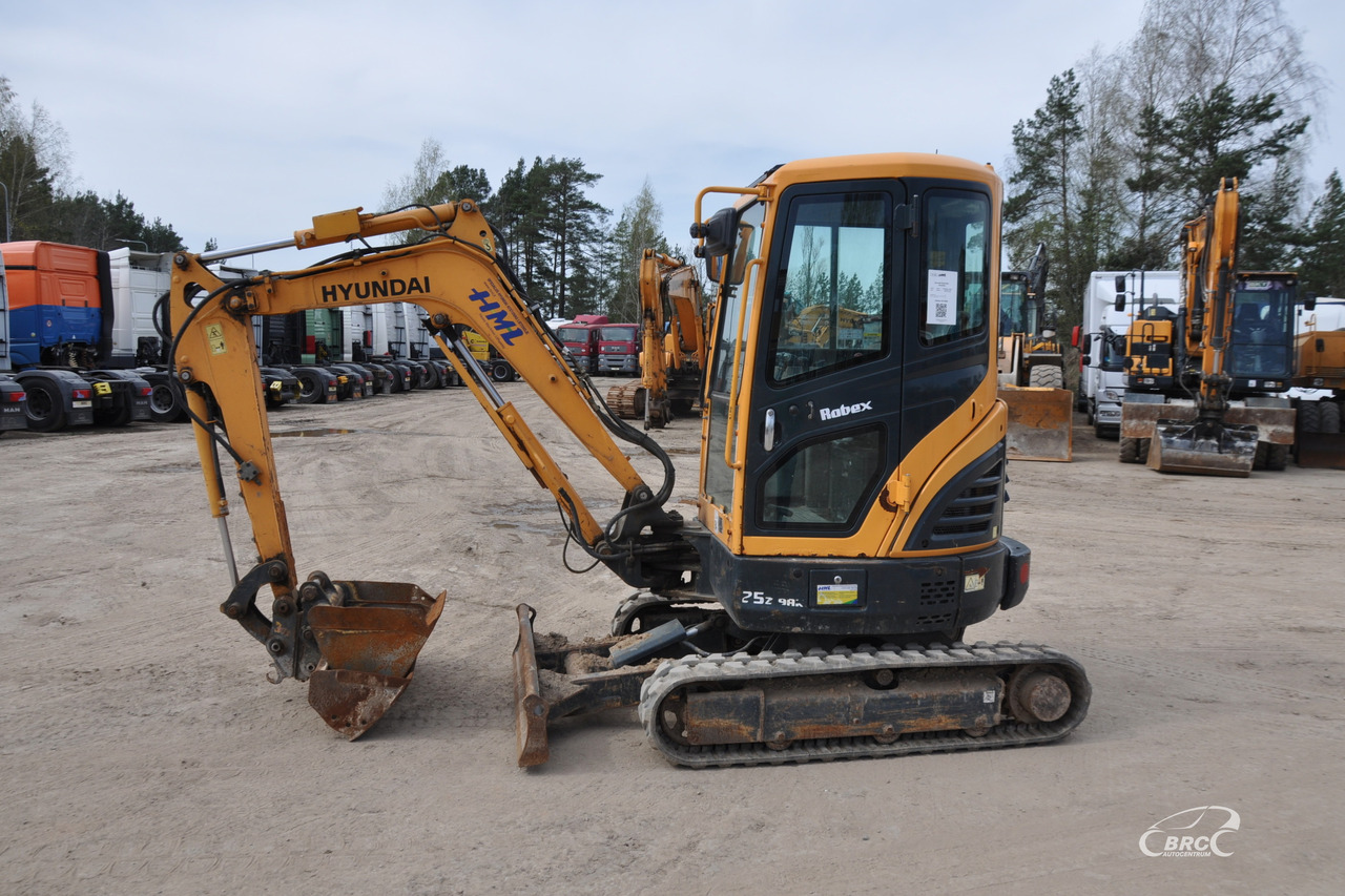 Hyundai R25Z-9AK - حفارة مصغرة: صور 3 Hyundai R25Z-9AK - حفارة مصغرة: صور 3