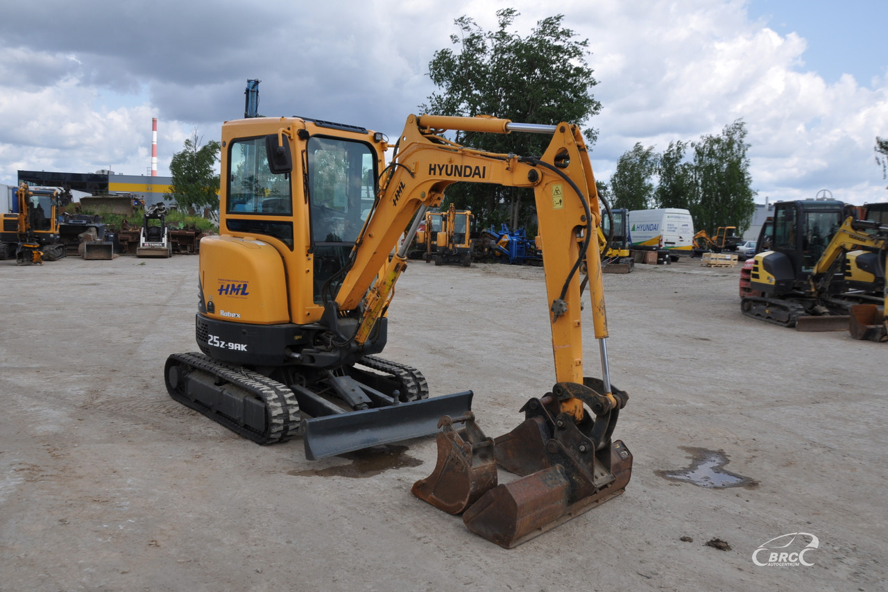 Hyundai R25Z-9AK - حفارة مصغرة: صور 2 Hyundai R25Z-9AK - حفارة مصغرة: صور 2