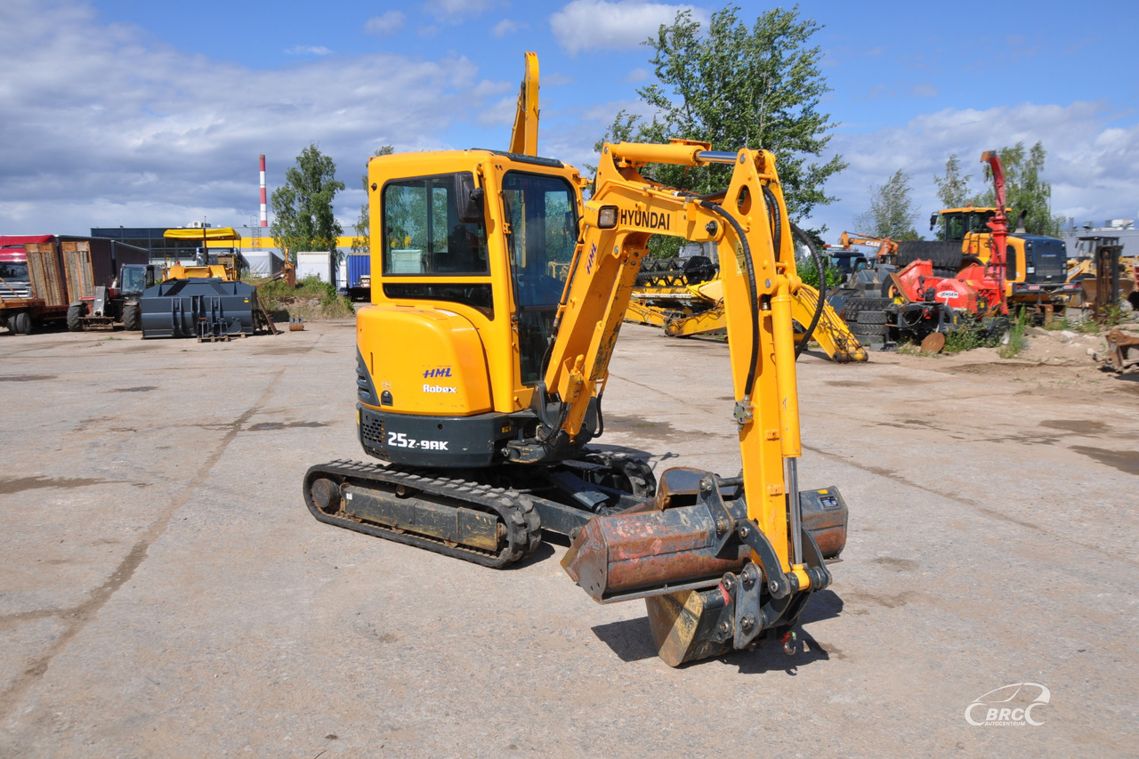 Hyundai R25Z-9AK - حفارة مصغرة: صور 2 Hyundai R25Z-9AK - حفارة مصغرة: صور 2