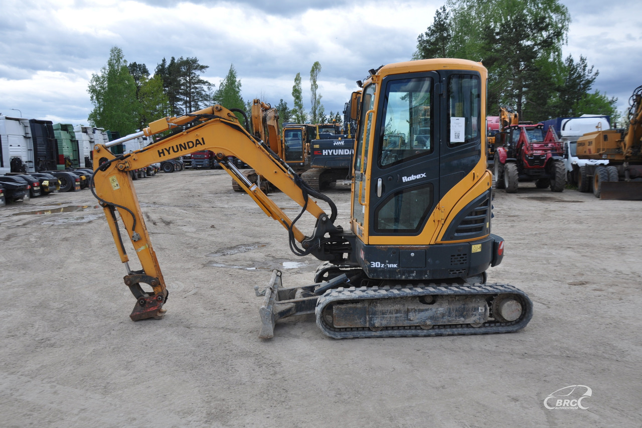 Hyundai R30Z-9AK - حفارة مصغرة: صور 3 Hyundai R30Z-9AK - حفارة مصغرة: صور 3