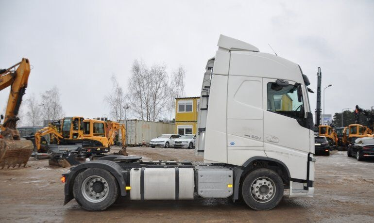 Volvo FH 500 Euro6 - شاحنة جرار: صور 4 Volvo FH 500 Euro6 - شاحنة جرار: صور 4