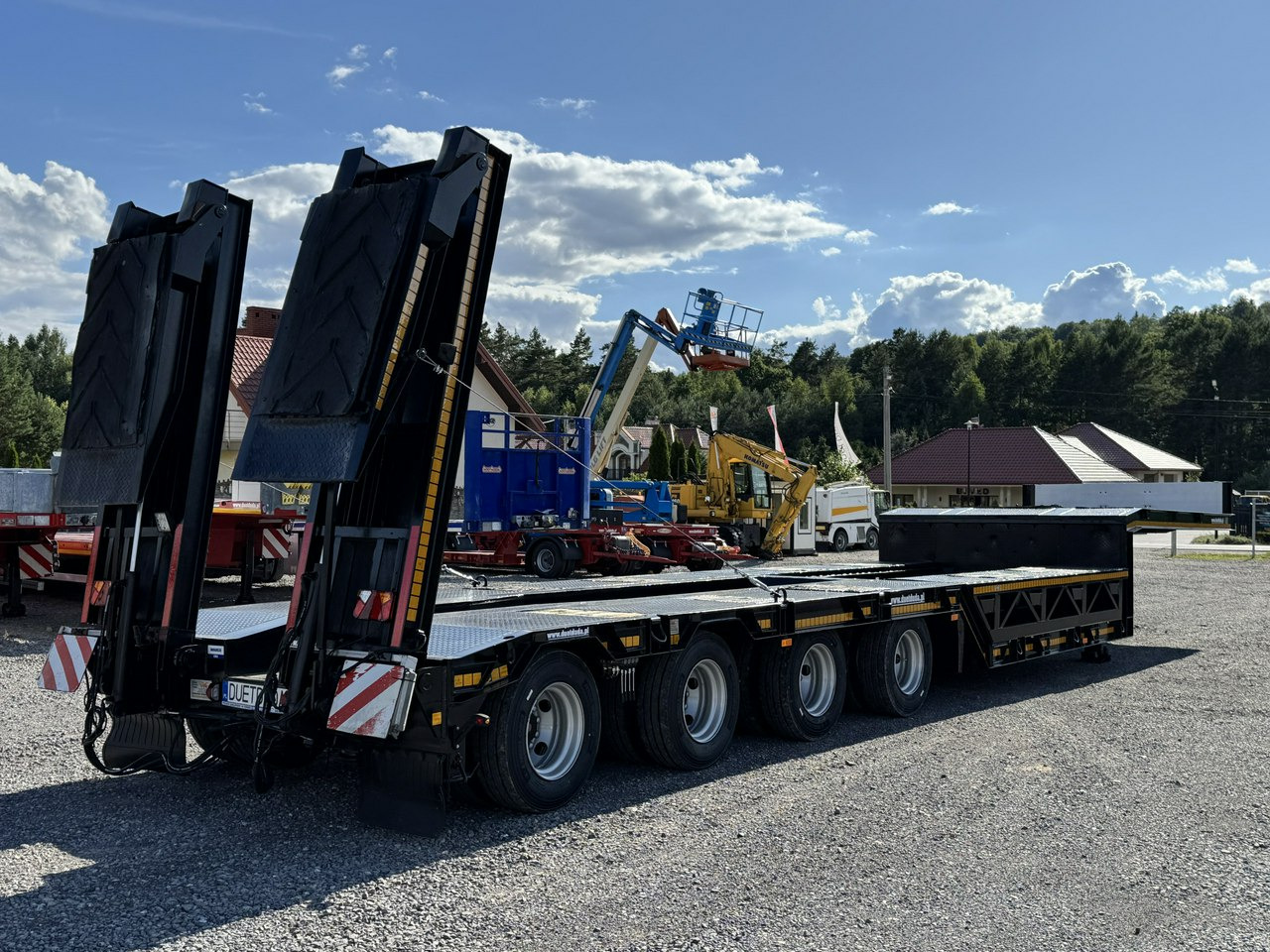 Bodex 4 osiowa NN4J Niskopodwoziówka Niskopodwozie Nowe Opony - عربة مسطحة منخفضة نصف مقطورة: صور 2 Bodex 4 osiowa NN4J Niskopodwoziówka Niskopodwozie Nowe Opony - عربة مسطحة منخفضة نصف مقطورة: صور 2