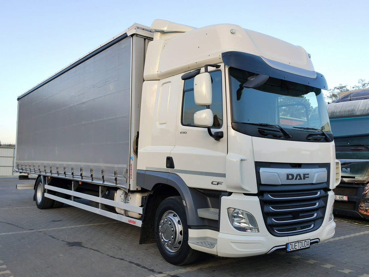 DAF CF 290 E6 Firana Tył Drzwi Dach Podnoszony / Zsuwany Długi 9.30m - شاحنة ستارة: صور 5 DAF CF 290 E6 Firana Tył Drzwi Dach Podnoszony / Zsuwany Długi 9.30m - شاحنة ستارة: صور 5
