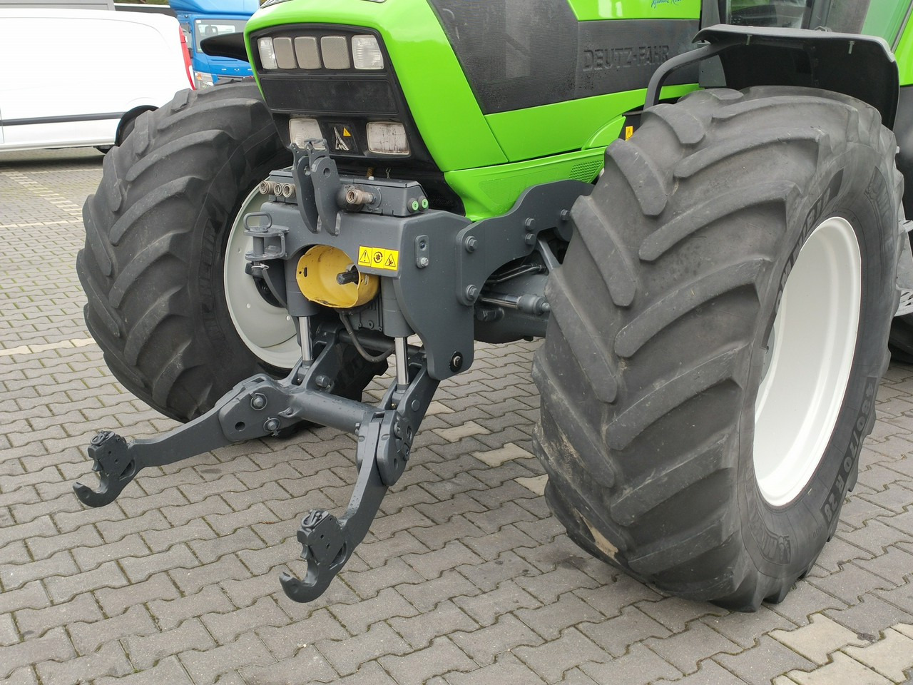 Deutz Fahr Agrotron M620 4x4 Przedni Tuz Wałek W.O.M Wyjścia do Przyczepy - جرار: صور 4 Deutz Fahr Agrotron M620 4x4 Przedni Tuz Wałek W.O.M Wyjścia do Przyczepy - جرار: صور 4