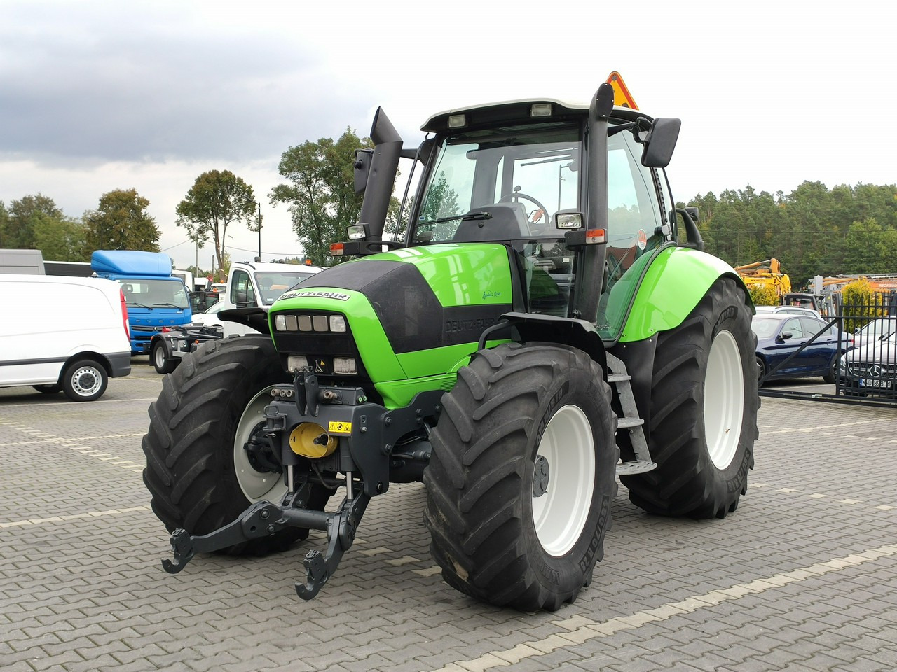 Deutz Fahr Agrotron M620 4x4 Przedni Tuz Wałek W.O.M Wyjścia do Przyczepy - جرار: صور 3 Deutz Fahr Agrotron M620 4x4 Przedni Tuz Wałek W.O.M Wyjścia do Przyczepy - جرار: صور 3