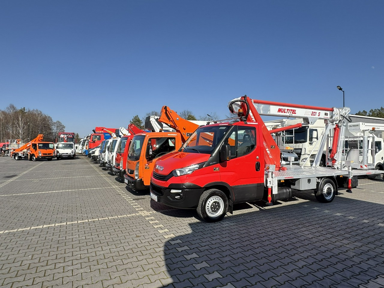 Iveco Daily 35S12 - مصاعد الازدهار محمولة على شاحنة: صور 4 Iveco Daily 35S12 - مصاعد الازدهار محمولة على شاحنة: صور 4