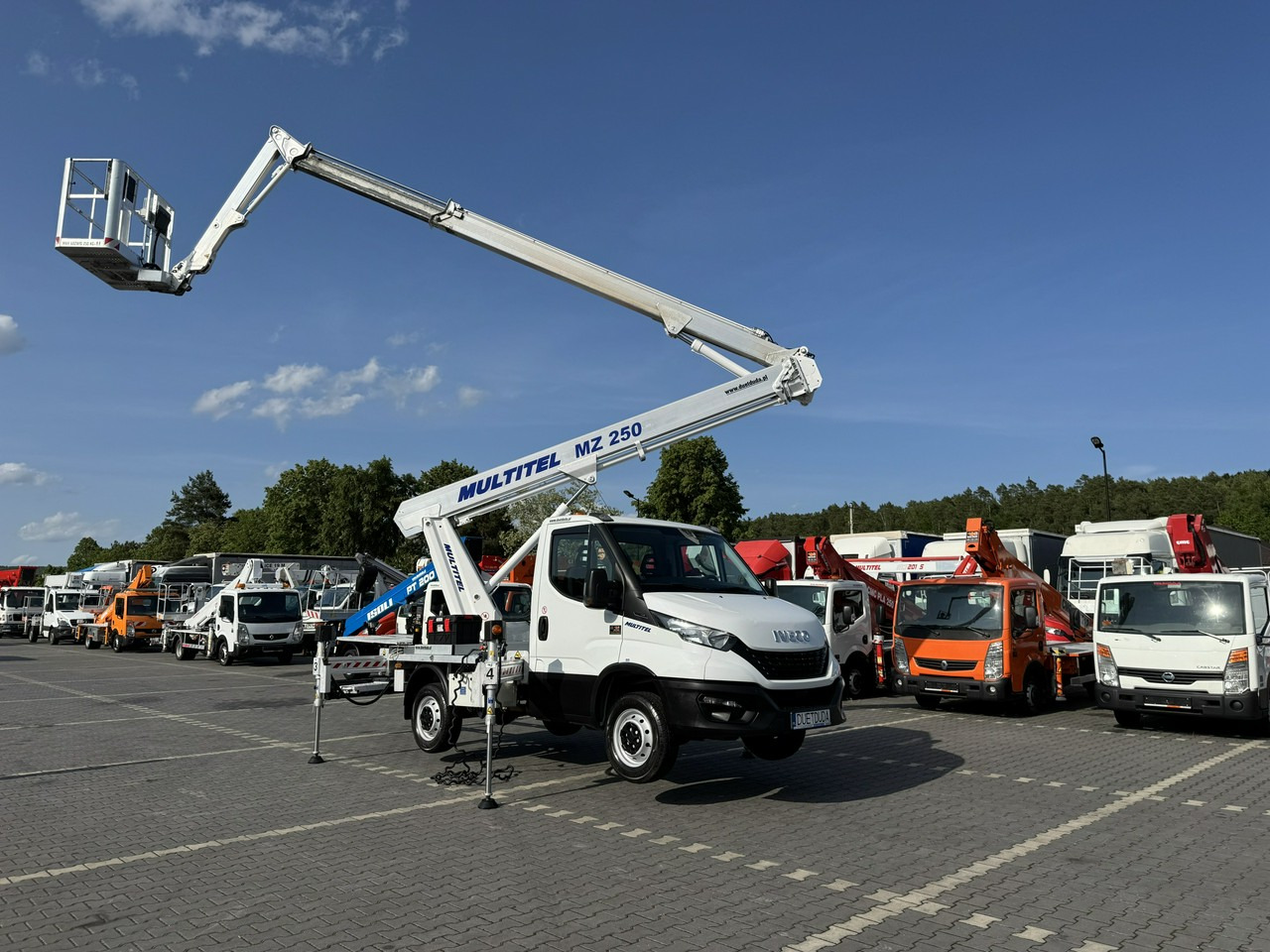 Iveco Daily 35S14 - مصاعد الازدهار محمولة على شاحنة: صور 5 Iveco Daily 35S14 - مصاعد الازدهار محمولة على شاحنة: صور 5
