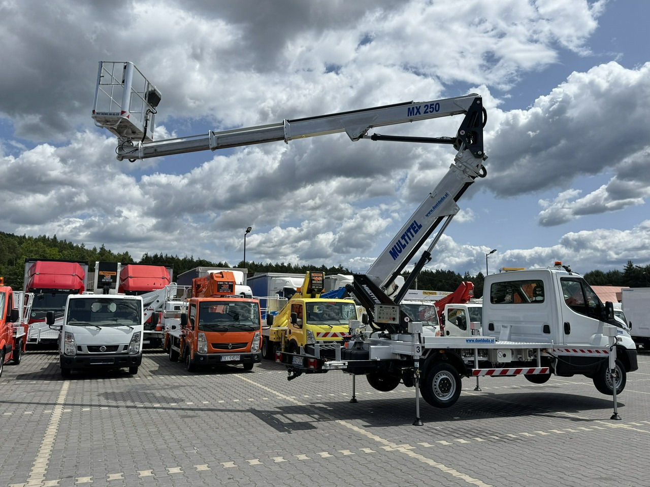 Iveco Daily 35S14 - مصاعد الازدهار محمولة على شاحنة: صور 2 Iveco Daily 35S14 - مصاعد الازدهار محمولة على شاحنة: صور 2