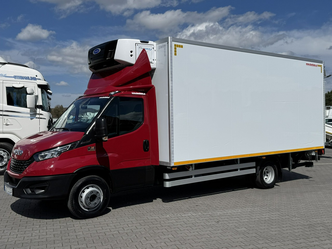 Iveco Daily 72C21 Mroźnia HI-MATIC Ściana Grodziowa Multitemperatura - الشاحنات الصغيرة المبردة: صور 3 Iveco Daily 72C21 Mroźnia HI-MATIC Ściana Grodziowa Multitemperatura - الشاحنات الصغيرة المبردة: صور 3