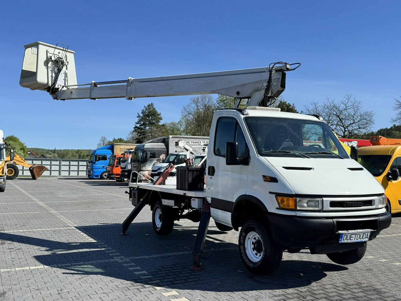 Iveco Daily - مصاعد الازدهار محمولة على شاحنة: صور 2 Iveco Daily - مصاعد الازدهار محمولة على شاحنة: صور 2