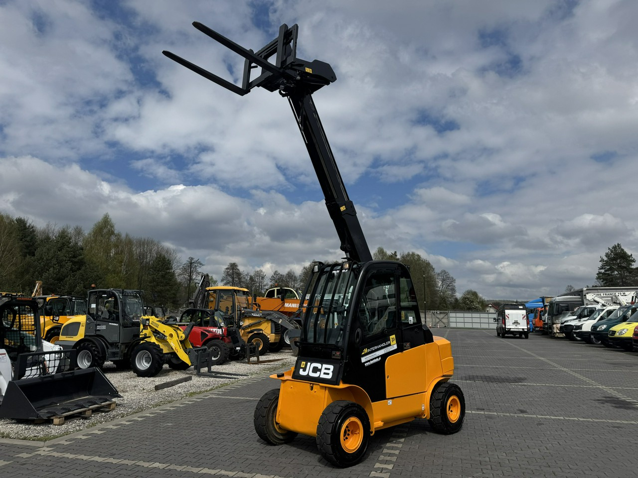 JCB TLT 35D 4x4 T4 TELESKOP / TELESKOPOWY Ładowarka Teleskopowa - رافعة تلسكوبية: صور 1 JCB TLT 35D 4x4 T4 TELESKOP / TELESKOPOWY Ładowarka Teleskopowa - رافعة تلسكوبية: صور 1