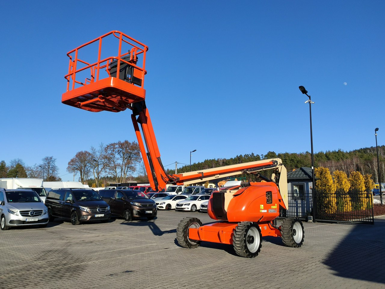 JLG 600AJ 4x4 PODNOŚNIK PRZEGUBOWY - رافعات سلة مفصلية: صور 2 JLG 600AJ 4x4 PODNOŚNIK PRZEGUBOWY - رافعات سلة مفصلية: صور 2