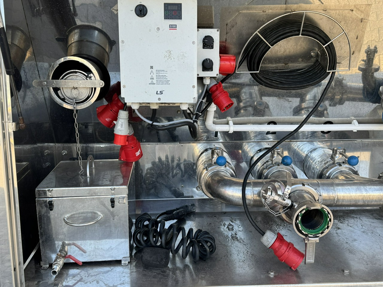 نصف مقطورة صهريج Lag Spożywcza Magyar Izolowana Webasto Pompa Elektryczna do Zrzutu: صور 32 نصف مقطورة صهريج Lag Spożywcza Magyar Izolowana Webasto Pompa Elektryczna do Zrzutu: صور 32